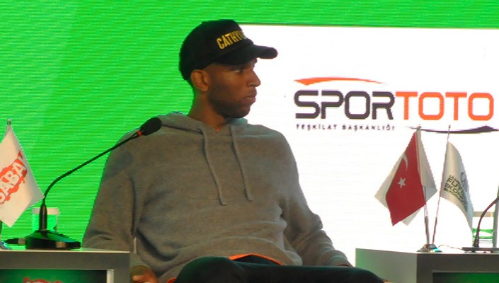 Ryan Babel, Uluslararası Futbol Ekonomi Forumu'na Katıldı