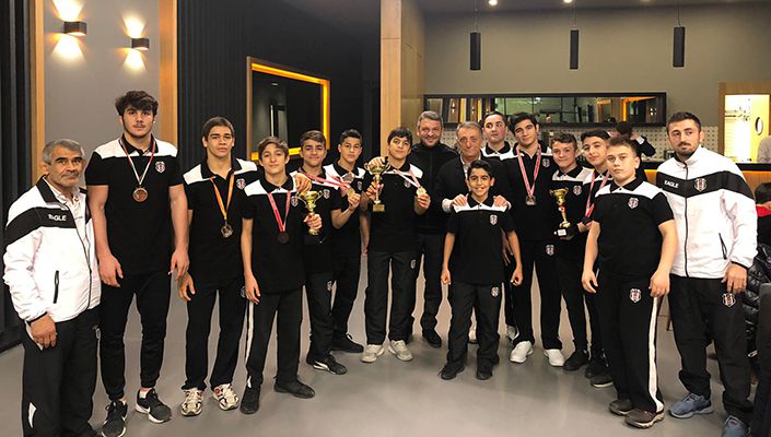 Başkanımız Ahmet Nur Çebi, Güreş Takımımızla Buluştu