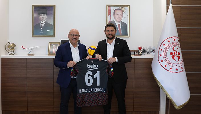 Asbaşkanımız Serhan Çetinsaya’dan İstanbul Gençlik ve Spor İl Müdürü Prof. Dr. Burhanettin Hacıcaferoğlu’na Ziyaret