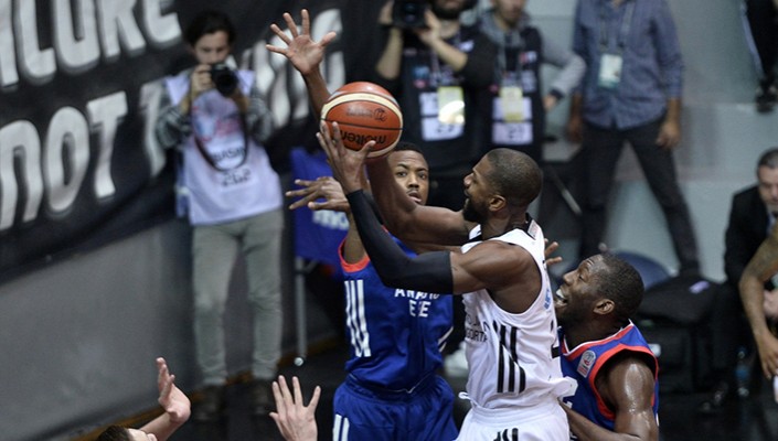 Beşiktaş Sompo Japan:67 Anadolu Efes:64