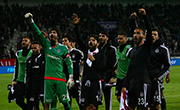 Futbol Takımımız, Galibiyeti Taraftarlarımızla Kutladı