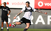 Jose Sosa Kadro Dışı Bırakıldı