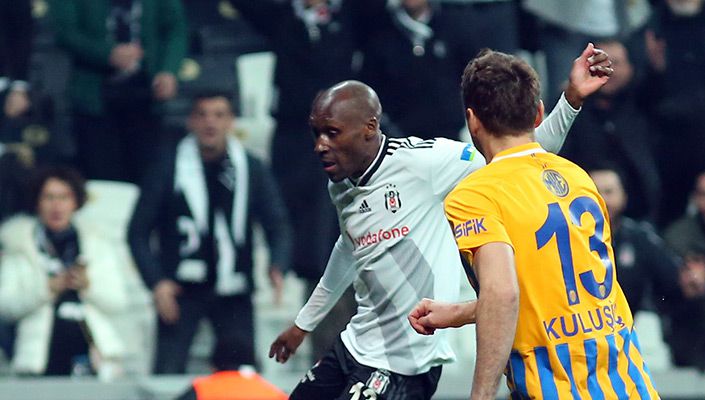 Atiba Hutchinson: ‘Her hafta üstüne ekleyerek devam ediyoruz’