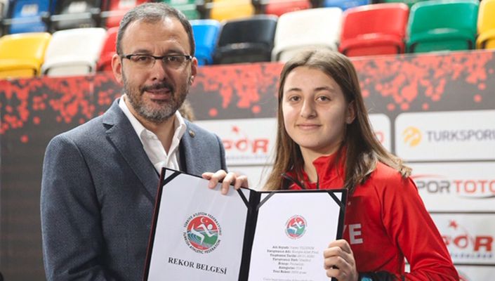 Atletizm Takımımızdan Yaren Yıldırım, Türkiye Birincisi Oldu