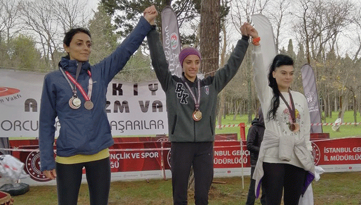 Atletizm Takımımızın Sporcusu Ezgi Kaya, 66. Ömer Besim Koşalay Kır Koşusu’nda Birinci Oldu