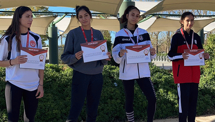 Atletizm Takımımızın Sporcusu Rojin Selgi, Okullararası Kros Yarışı’nda Birinci Oldu