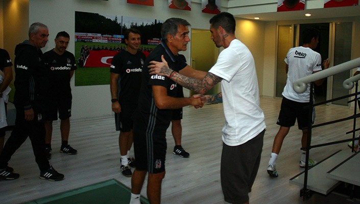 Futbol Takımımızdan Jose Sosa’ya Veda Töreni