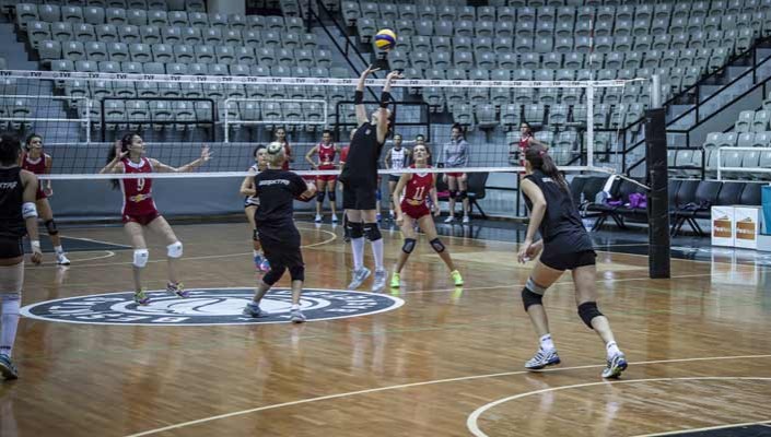 Beşiktaş:3 Barleti Volley:1