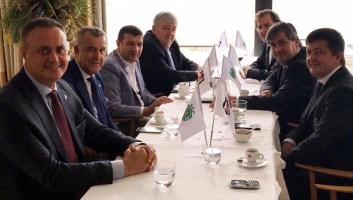 Yönetim Kurulu Üyelerimiz, Sporting CP Başkanı ve UEFA Delegesi ile Yemekte Buluştu