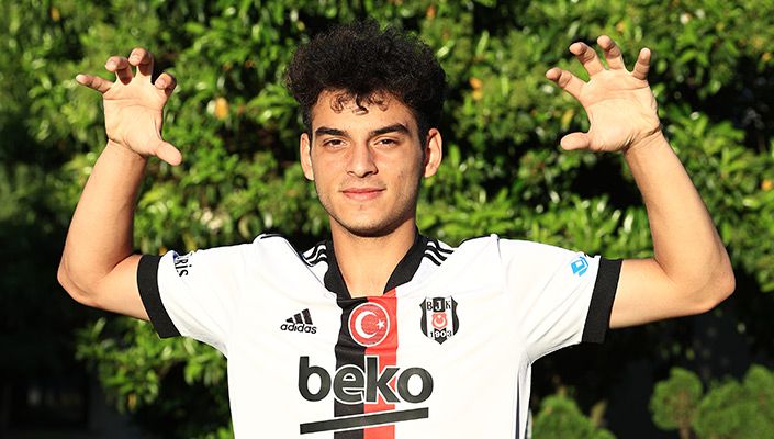 Aytuğ Batur Kömeç ile Profesyonel Sözleşme İmzalandı