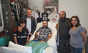 Başkanımız Fikret Orman, Taraftarımız Ahmet Emre Çavuş’u Ziyaret Etti