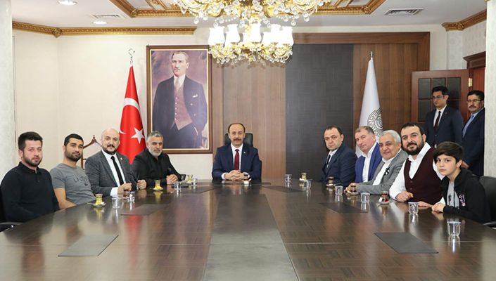 Bahçeşehir Beşiktaşlılar Derneği’nden Şanlıurfa Valisi Abdullah Erin’e Ziyaret