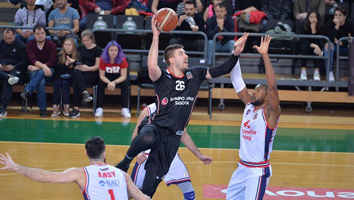 Bahçeşehir Koleji:83 Beşiktaş Sompo Japan:57