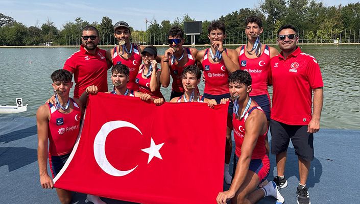 Balkan Şampiyonası Kürek Yarışları’nda 12 Altın, 2 Gümüş ve 2 Bronz Madalya Kazanan Kürekçilerimizi Tebrik Ederiz