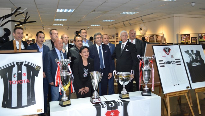 Bandırma'da Beşiktaş Müze Sergisi Açıldı