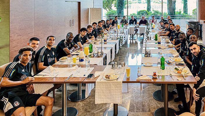 Başkanımız Ahmet Nur Çebi, Antalya’da Futbol Takımımızla Buluştu