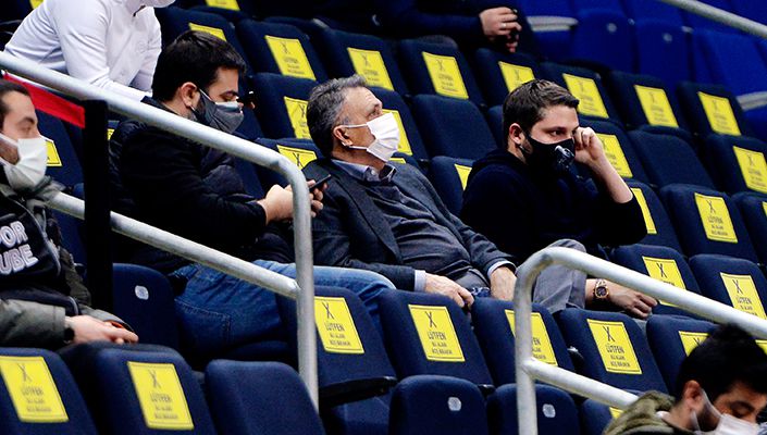 Başkanımız Ahmet Nur Çebi, Erkek Basketbol Takımımızı Tebrik Etti
