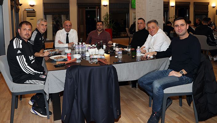 Başkanımız Ahmet Nur Çebi, Futbol Takımımızla Akşam Yemeğinde Buluştu
