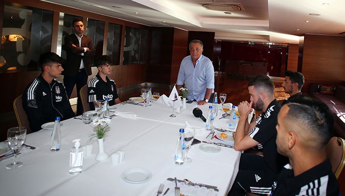 Başkanımız Ahmet Nur Çebi, İzmir’de Futbol Takımımızla Buluştu