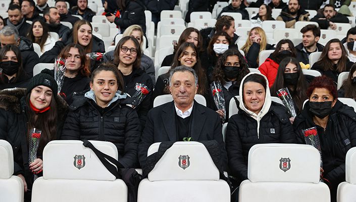 Başkanımız Ahmet Nur Çebi, Kadın Sporcularımızla Buluştu