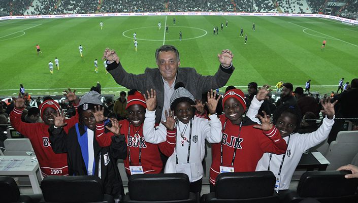 Başkanımız Ahmet Nur Çebi, Masaka Kids Dans Topluluğu’nun Üyeleriyle Buluştu