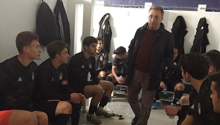 Başkanımız Ahmet Nur Çebi, U-19 Akademi Takımımızın Sporcularıyla Buluştu