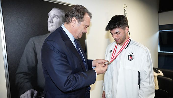 Başkanımız Hasan Arat, Şampiyon Boksörümüz Hasan Ertem’i Kabul Etti