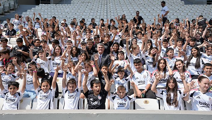 Başkanımız Serdal Adalı, Tüpraş Stadyumu’nda Öğrencilerle Buluştu