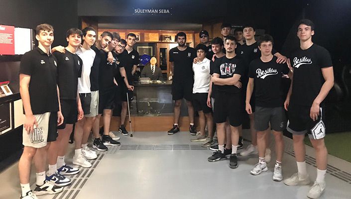 Basketbol Gençler Ligi Takımımızın Oyuncuları Beşiktaş JK Müzesi’ni Ziyaret Etti