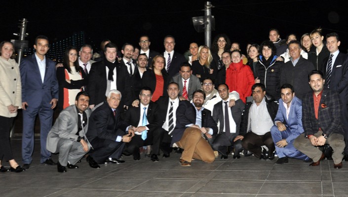 Taraftarlarımızdan Kadın Basketbol Takımımıza Yemek 