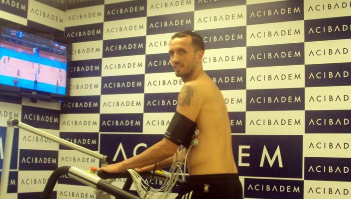 Fernandes ve Sivok Kontrolden Geçti