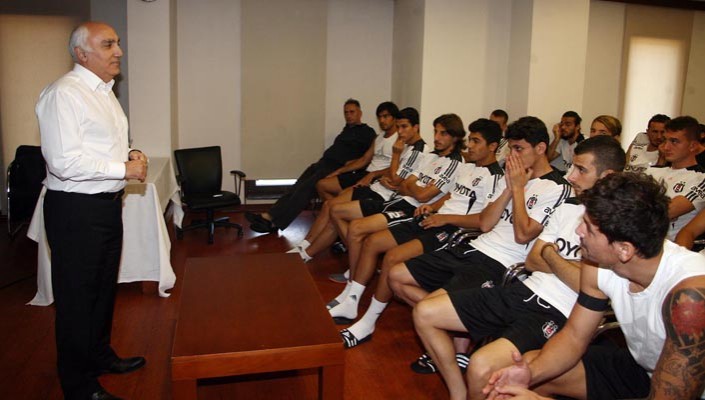 Futbolcularımıza Brifing Verildi