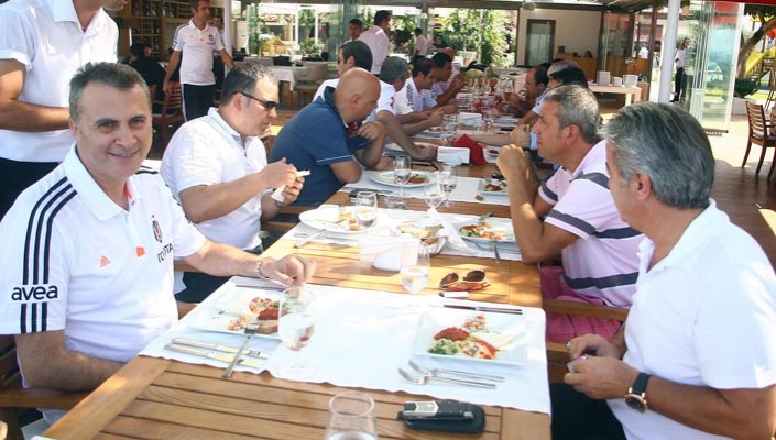 Ahmet Kavalcı’dan Yemek
