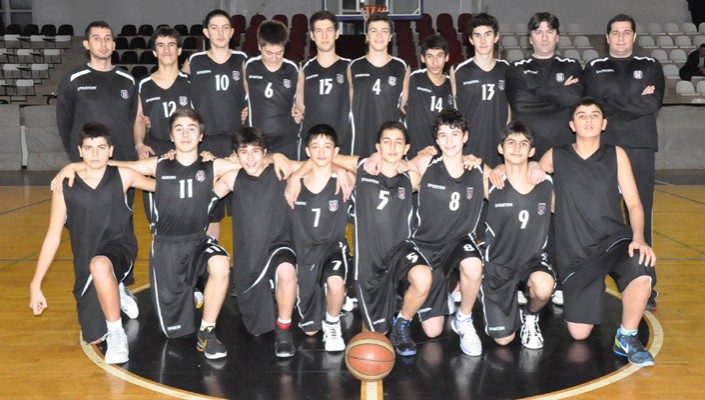 Küçükler Fark Attı