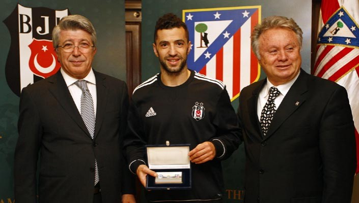 İspanyollardan Simao’ya Plaket