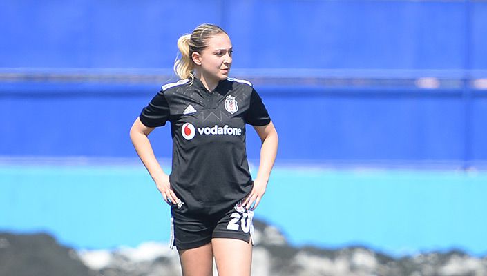 Berna Yeniçeri: “Şampiyon olmak için çalışıyoruz”