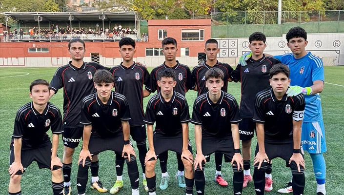 Beşiktaş:0 Esenler Erokspor:3 (U-15)
