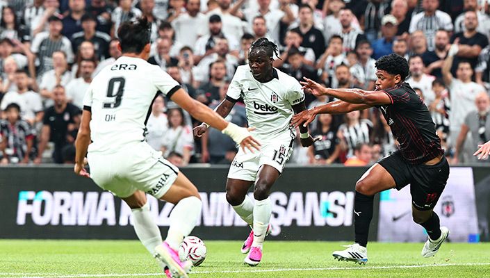 Beşiktaş:0 FC Midtjylland:0 (İlk Yarı Oynanıyor)