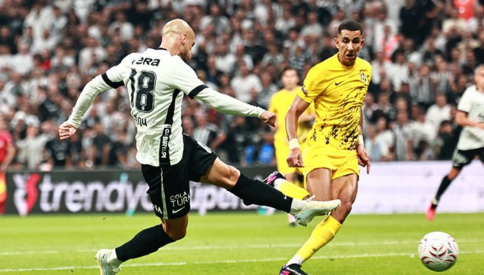 Beşiktaş:1 Eyüpspor:0 (İkinci Yarı Oynanıyor)