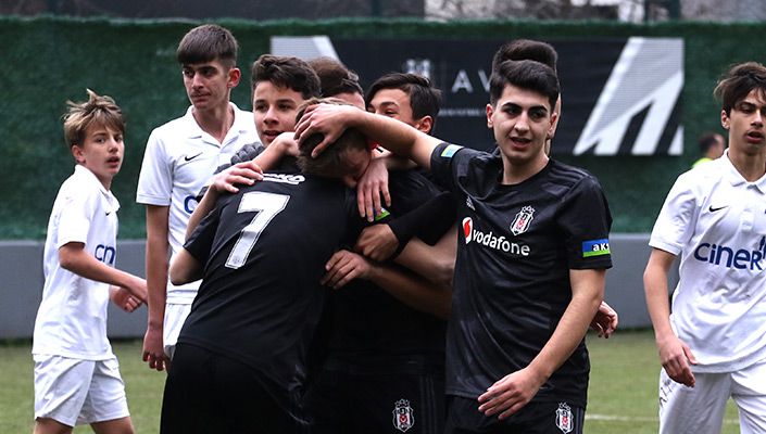 Beşiktaş:2 Kasımpaşa:2 (U-15)
