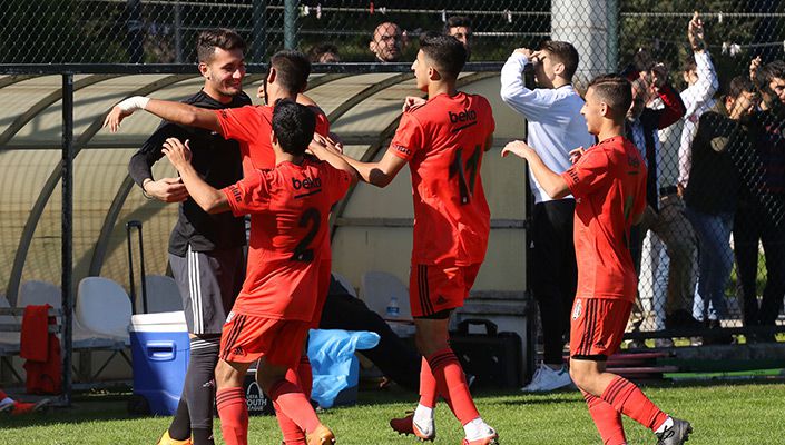 Beşiktaş:3 Çaykur Rizespor:1 (U-21)