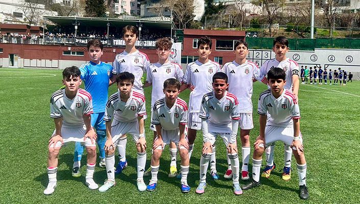 Beşiktaş:3 SMS Grup Sarıyerspor:1 (U-13)