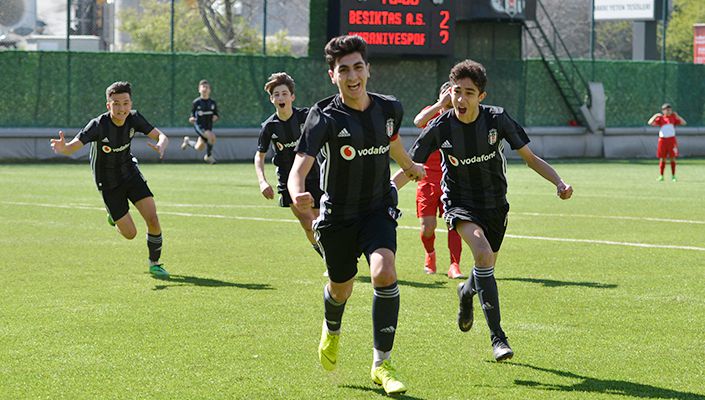 Beşiktaş:3 Ümraniyespor:2 (U-14)