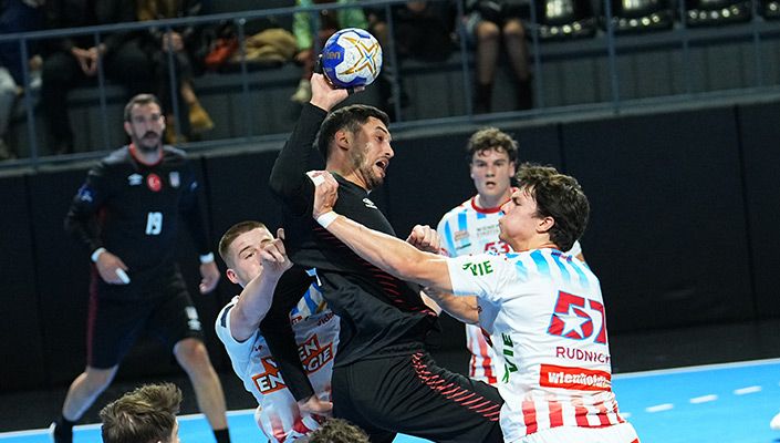 Beşiktaş:38 HC Fivers:31