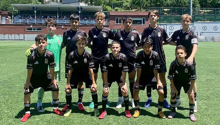 Beşiktaş:4 İstanbulspor:0 (U-13)
