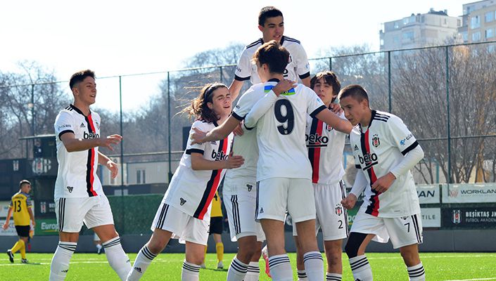 Beşiktaş:4 İstanbulspor:0 (U-16)
