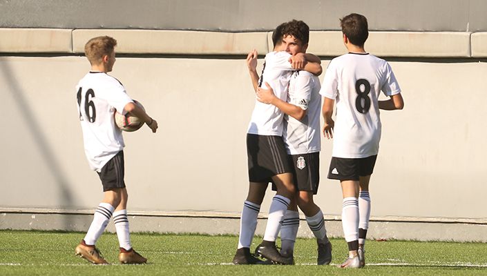 Beşiktaş:4 İstanbulspor:1 (U-15)