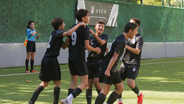 Beşiktaş:4 Ümraniyespor:1 (U-14)