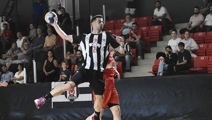 Beşiktaş:44 İzmir Bş. Bld. GSK:22