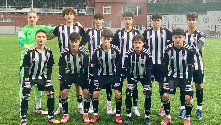 Beşiktaş:5 Eminevim Ümraniyespor:1 (U-15)